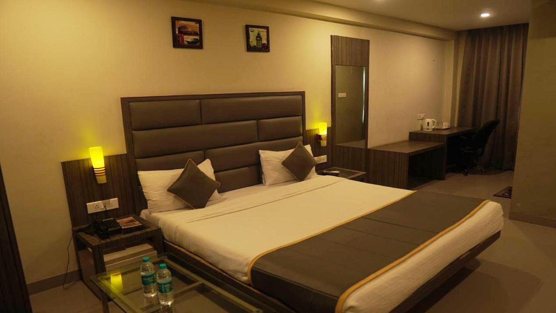 Hotel Royal Retreat Sambalpur Zewnętrze zdjęcie