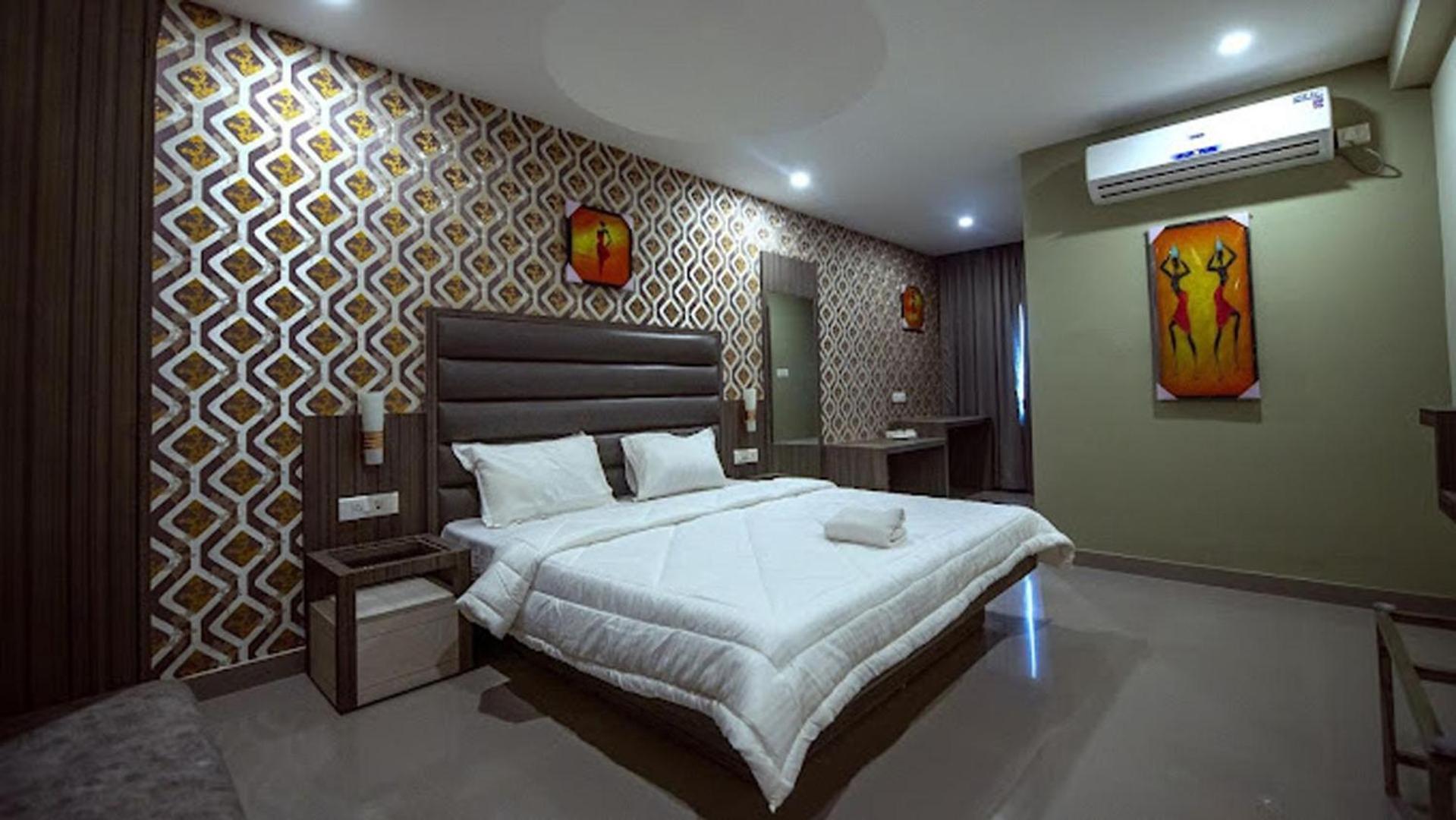Hotel Royal Retreat Sambalpur Zewnętrze zdjęcie